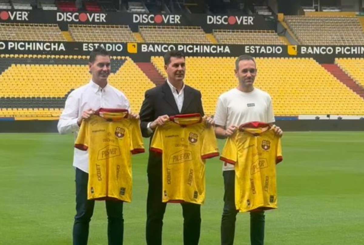 Ismael Rescalvo fue presentado como entrenador de Barcelona Sporting Club