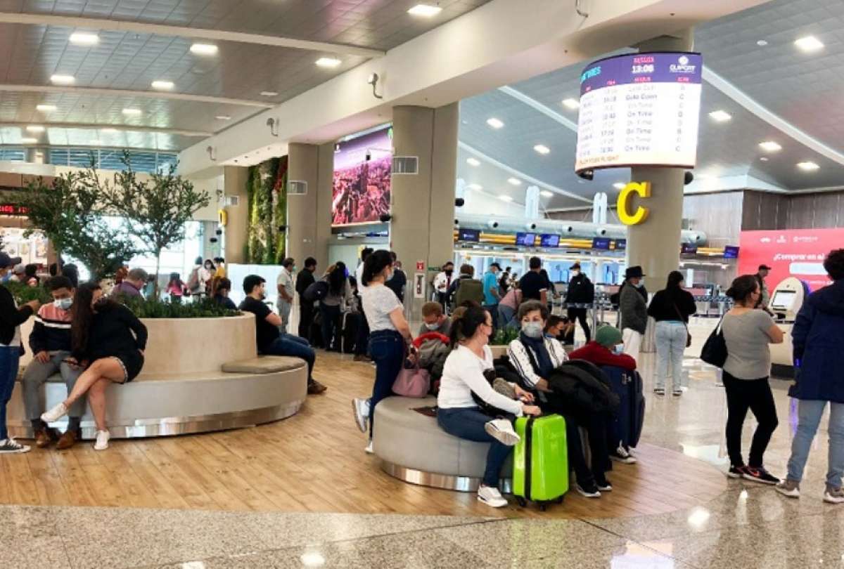 Con los controles en el aeropuerto Mariscal Sucre de Quito se busca prevenir enfermedades como la fiebre amarilla.
