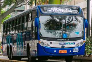 Una unidad de transporte de la Metrovía se vio involucrada en un atropello cerca de la Terminal Guasmo