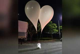 Corea del Norte envió globos gigantes con basura hacia Corea del Sur.