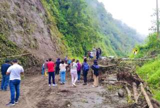 Un tramo de la vía Macas-Riobamba fue afectado.