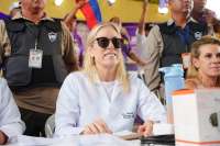 Anabella Azín, durante su trabajo como parte de las brigadas médicas.  