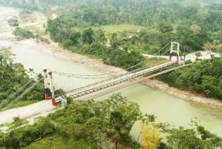 El Puente sobre el Río Anzu, obra construida en la provincia de Napo con crédito del BDE.