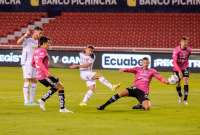 Juan Macías marcó el segundo gol de Liga de Quito, en el estadio Rodrigo Paz