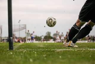 Jugador de fútbol murió al ser alcanzado por un rayo 