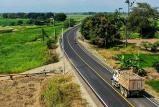 El presidente Noboa entregó recursos para obras de vialidad en Los Ríos. 