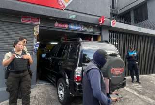 Estudiantes fueron encontrados consumiendo alcohol en un establecimiento sin permisos ni control sanitario.