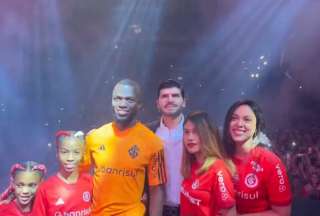 Enner Valencia fue recibido en Porto Alegre