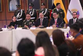 El presidente de la Asamblea, Henry Kronfle, mantuvo un conversatorio con medios de comunicación. 