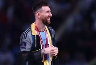 Éxito de ventas en Qatar del &#039;bisht&#039;, la túnica negra que lució Messi