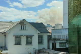 En El Panecillo se reporta un incendio forestal.