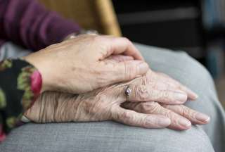 Mujer italiana de 100 años de edad renovó su licencia de conducir