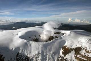 Alerta naranja en Colombia por posible erupción del volcán Nevado del Ruiz