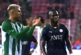 Enner Valencia salió expulsado del partido ante Koyanspor