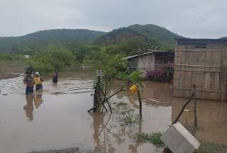 Empiezan las consecuencias por la presencia de lluvias en Manabí.