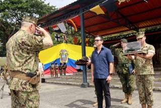 El Jefe de Estado reconoció la labor de los miembros de las Fuerzas Armadas, por precautelar el bienestar de los ecuatorianos.