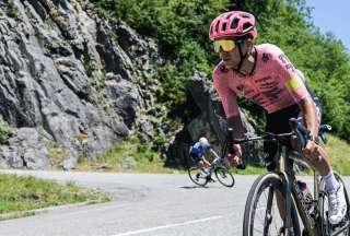 Pogacar gana la etapa reina del Tour de Francia y Carapaz fue el más combativo del día.