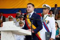 El presidente oficializó la ceremonia en donde se graduaron 84 nuevos guardiamarinas. 