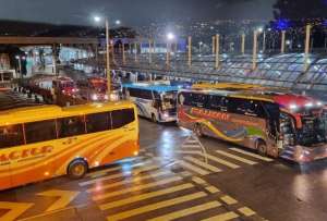 ANT prohíbe uso de buses para trasladar manifestantes y advierte sanciones