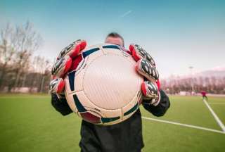 Portero anotó un gol de arco a arco en torneo de Italia