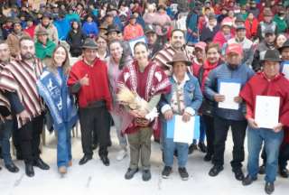 Ministra del Ambiente entrega personerías jurídicas a Juntas de Agua en Chimborazo. 