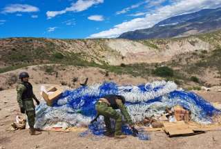 Militares destruyen material explosivo en Saraguro. 