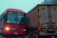 Un bus interprovincial y un camión estuvieron involucrados en el siniestro ocurrido la madrugada de este miércoles.