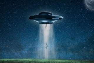 Estados Unidos tiene naves extraterrestres recuperadas, dice un exoficial de Inteligencia