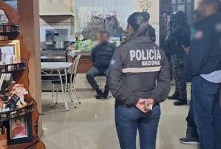 La Policía Nacional, la embajada de Estados Unidos y la Homeland Security (HSI) realizaron un allanamiento en Cuenca. Un hombre tenía 70.000 archivos de abuso sexual a niños. 