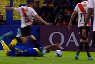 Ramallo pateó la cabeza de Fabra en el partido entre Boca y Always Ready