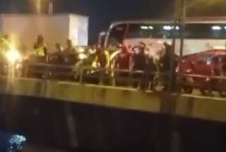 Dos emergencias en el Puente de la Unidad Nacional dejaron como saldo un muerto y un herido. 