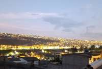 La energía eléctrica no se suspenderá en Quito hasta las 18:00 de este jueves