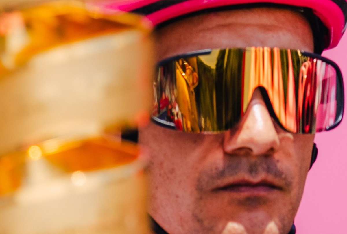 Richard Carapaz se mantiene firme en el Giro de Italia