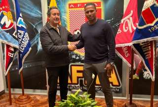 Antonio Valencia (der.) inscribió a su equipo en AFNA