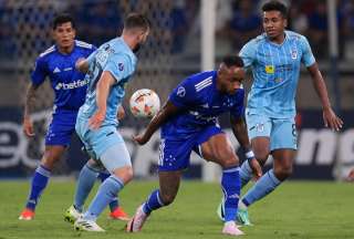 La &#039;U&#039; Católica no pudo sostener el empate contra el Cruzeiro en Belo Horizonte.