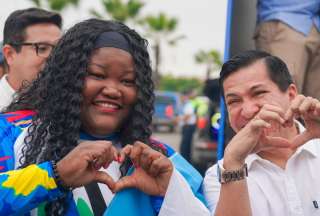 Lisseth Ayoví fue recibida por Darío Macas en la Alcaldía de Manta. 