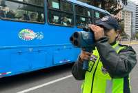 Los operativos preventivos de velocidad se ejecutan de acuerdo con un nuevo esquema establecido por la AMT, en Quito. 