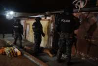 Policía y Fuerzas Armadas ejecutaron allanamientos en el barrio Cuba, en Manta, Manabí. 