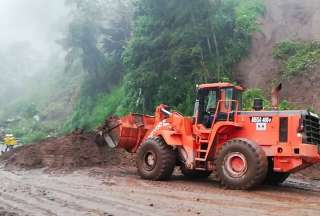 Tramo Alóag-Unión del Toachi fue cerrado nuevamente por las constantes lluvias