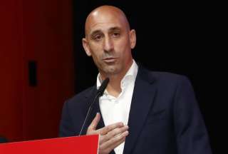 Luis Rubiales fue suspendido por la FIFA