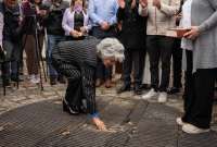 La mañana de este lunes, 9 de septiembre de 2024, colocaron la primera piedra en lo que será el memorial en honor a las víctimas de femicidio. 