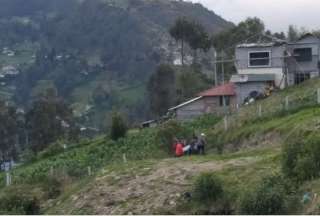 Una mujer y sus dos hijos fueron hallados sin vida en Cuenca