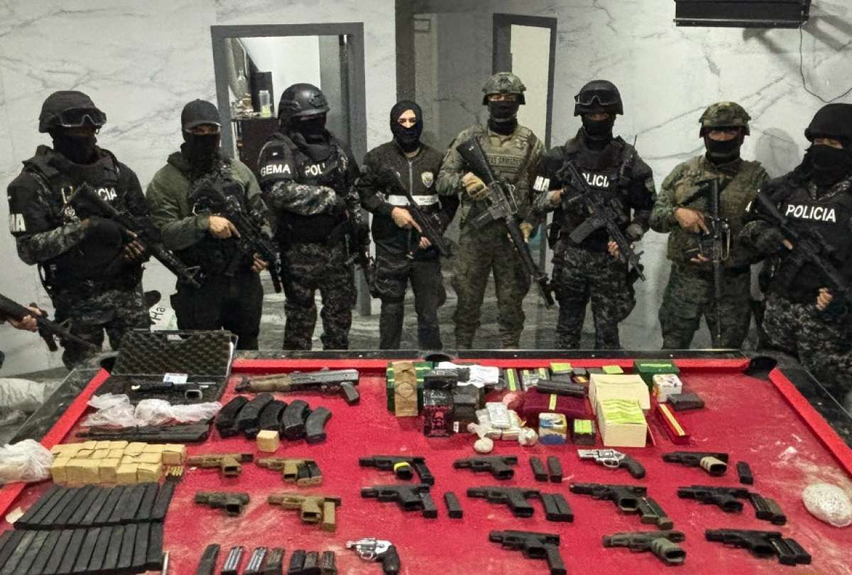 Bloque de Seguridad decomisó arsenal y dinero en casa donde se ocultaba alias “Fito”