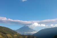 El Instituto Geofísico advirtió señales sísmicas de alta frecuencia en los volcanes Tungurahua (foto)  y El Reventador.