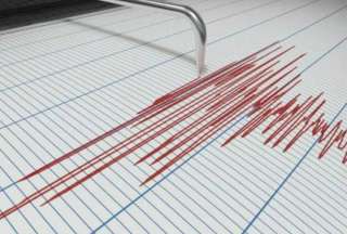  Un terremoto de 6,9 grados en la escala de Richter sacudió Japón.