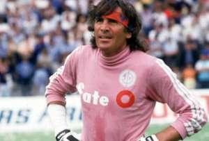 El guardameta también era reconocido por su extravagante vestimenta.