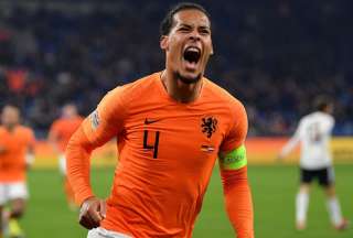 El zaguero Virgil Van Dijk encabeza la lista neerlandesa para el Mundial 2022. 