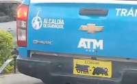 El vehículo con placas adulteradas de la ATM circulaba en pleno centro de Guayaquil. 