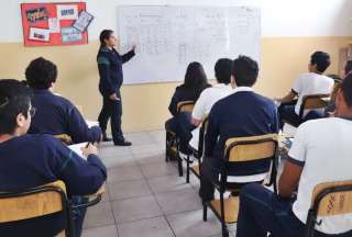 Ministerio de Educación anuncia la reanudación de clases tras paro de transporte en Guayaquil. 