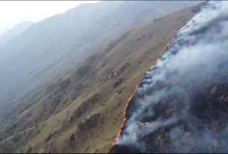  Nueve incendios forestales se registran en Azuay. Las llamas continúan hasta este jueves, 14 de noviembre de 2024. 